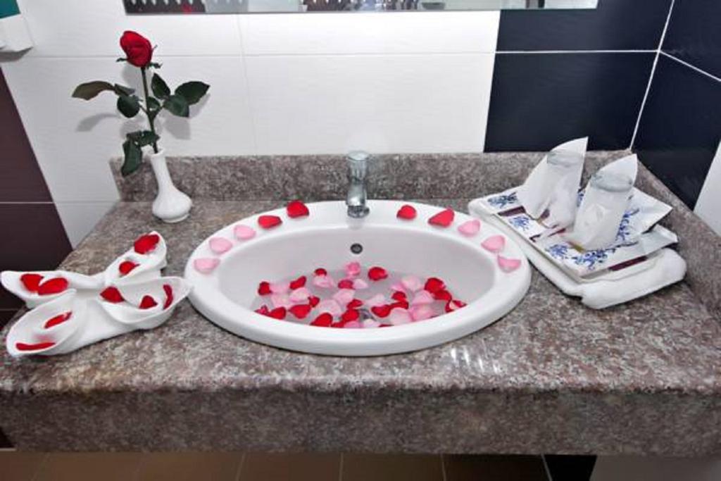 Diamond Crown Hotel Gyogon Экстерьер фото