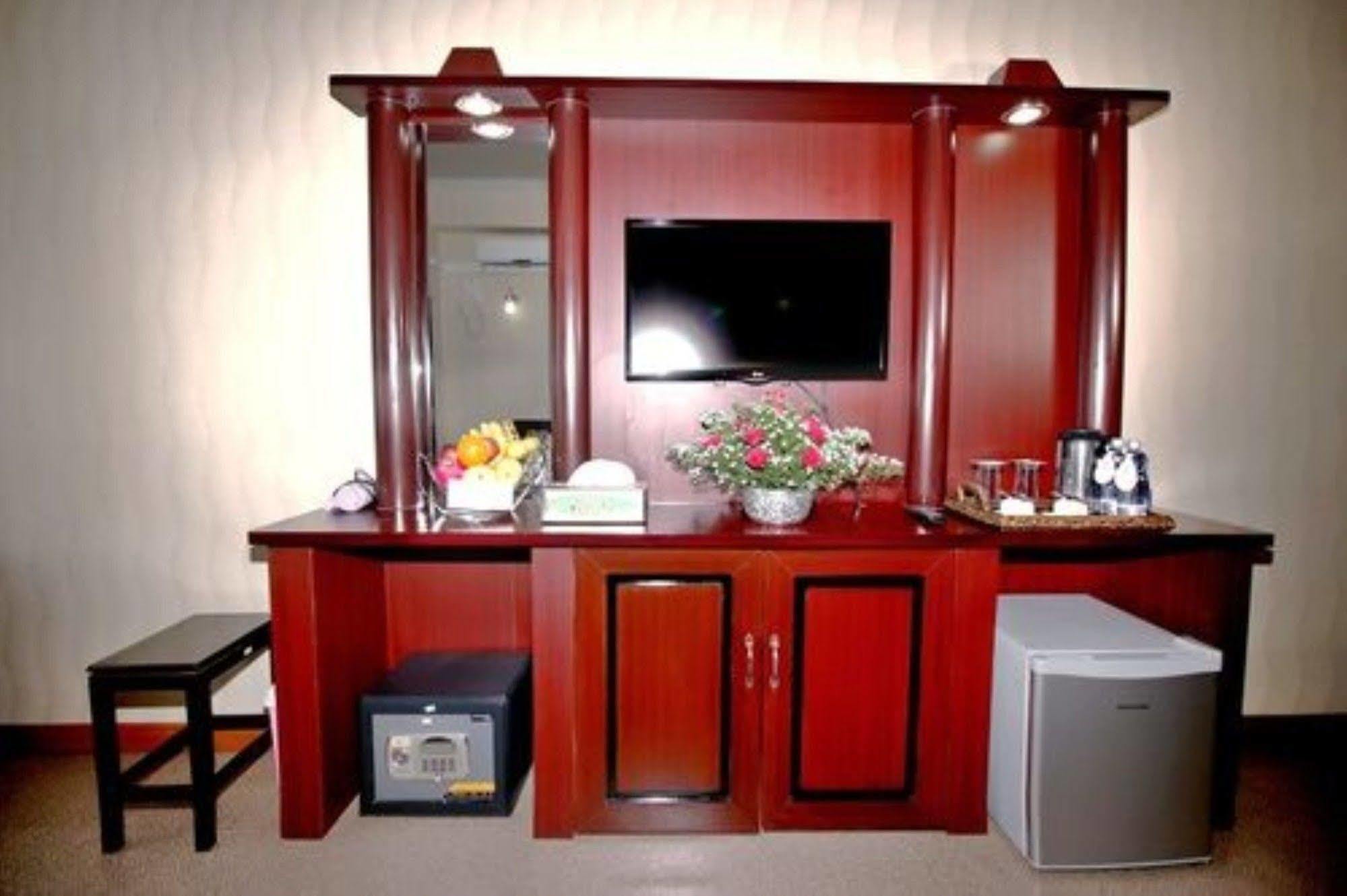 Diamond Crown Hotel Gyogon Экстерьер фото