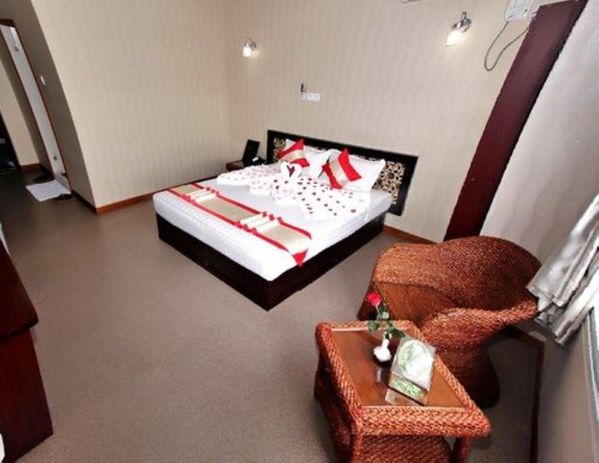 Diamond Crown Hotel Gyogon Экстерьер фото